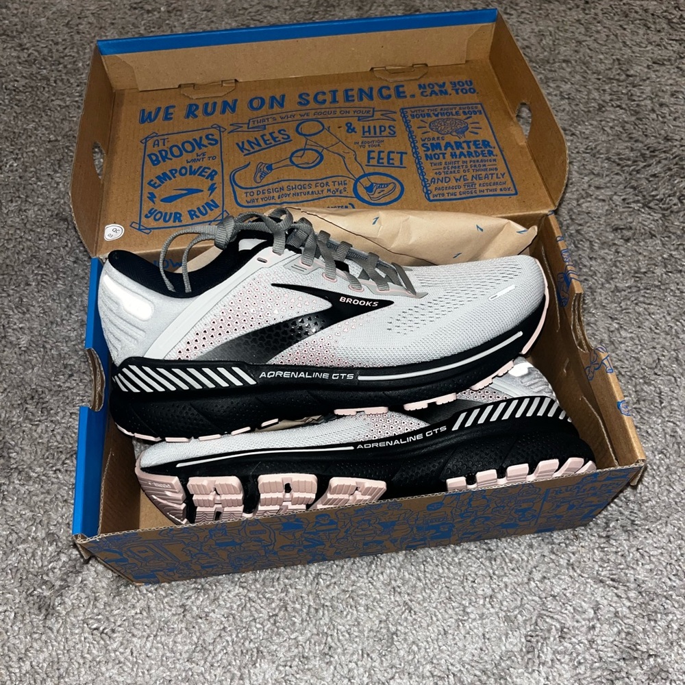 NWT Brooks Women’s Running Shoe
